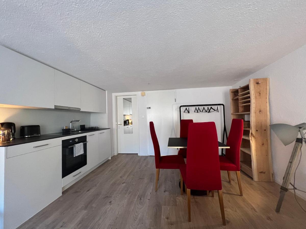 Appartement En Vieille Ville De Поррантрюи Экстерьер фото